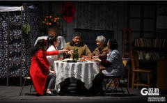 《烟火人间》燃情上演：里院老味道唤醒青岛记